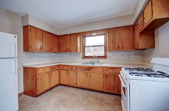 Photo - 323 S Hebbard St