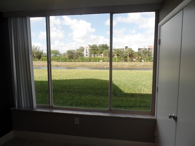 Photo - 2851 N Oakland Forest Dr