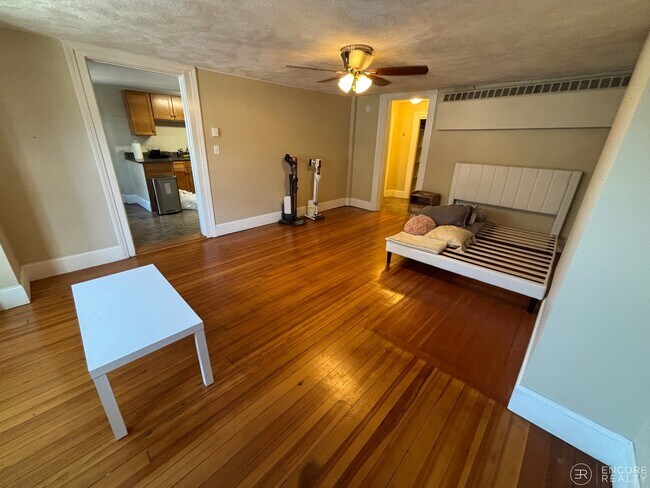 360 Tappan St Unit B