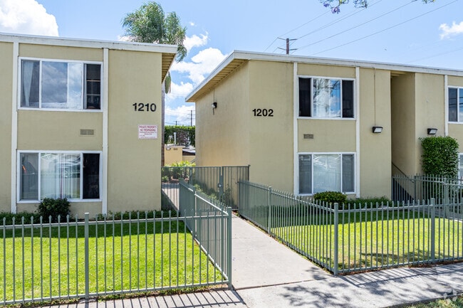 Photo - Borchard Apartments