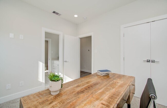 Photo - 774 Paul Quinn St