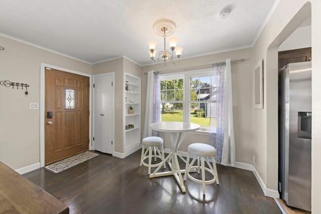 Photo - 9217 Lynwood Dr