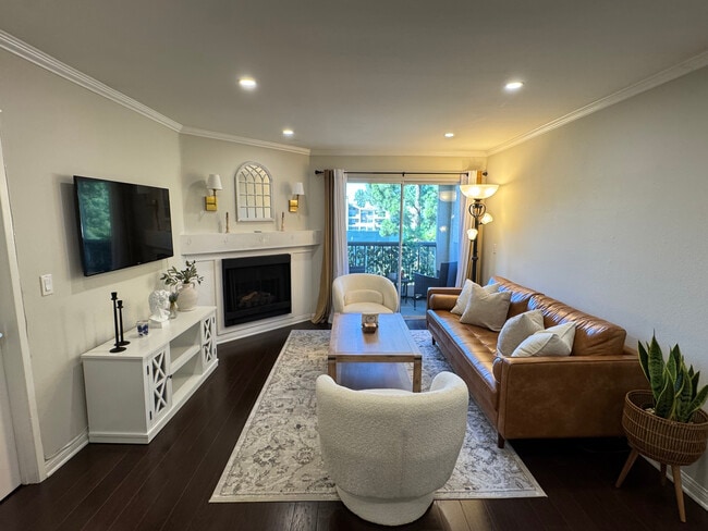 Photo - 5530 Owensmouth Ave Unit 206