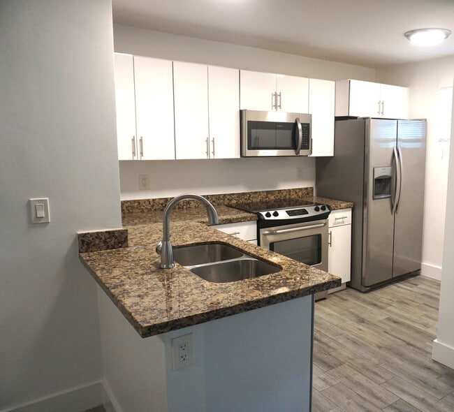 Building Photo - 1529 Arthur St Unit #2