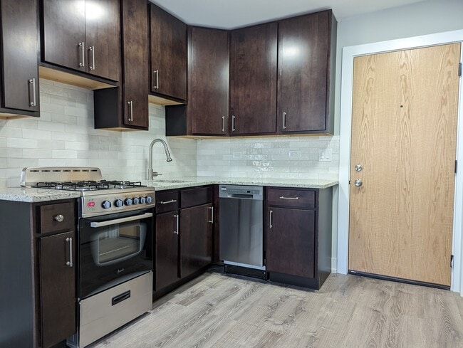 Photo - 503 W Barry Ave