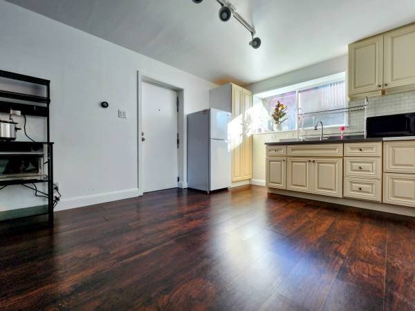 Kitchen - 711 Clarinada Ave Apartment Unit In-Law Suite