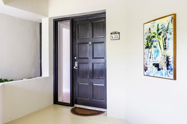 Photo - 1100 Marine Way W Unidad A3l