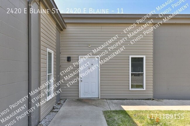 Photo - 2420 E Blaine St Unidad 11