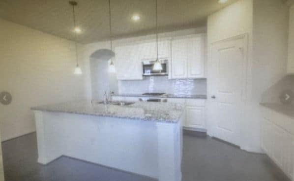 Photo - 18122 Glenlyon Dr