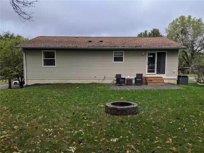 Photo - 1424 Sunset Ave SE