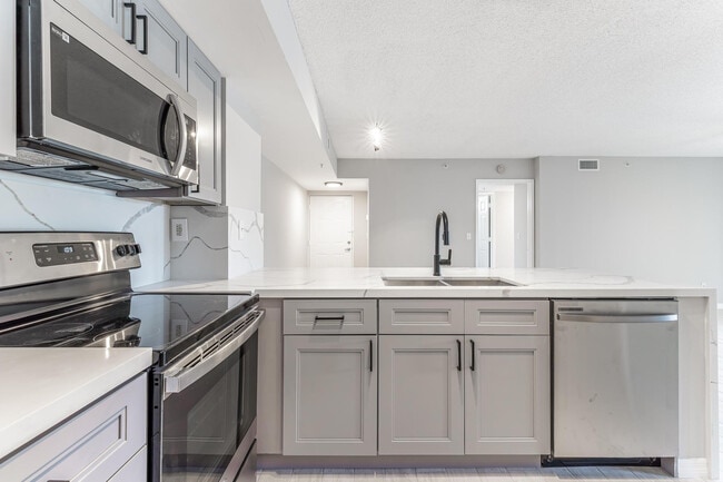Photo - 2600 S University Dr Unit 208