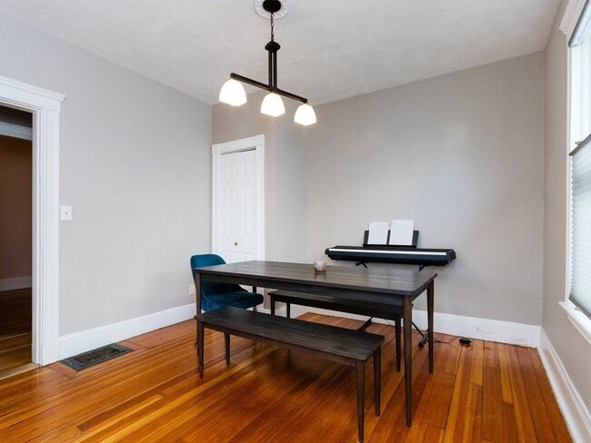 Photo - 79 Topliff St Unit 2