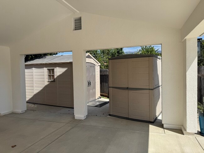 67 Newcastle Cir