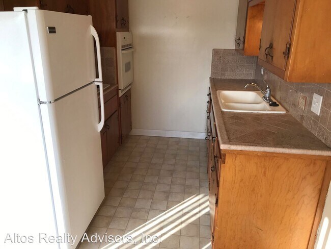 Photo - 2456 Karen Dr