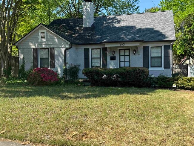 Building Photo - 193 Alexander St