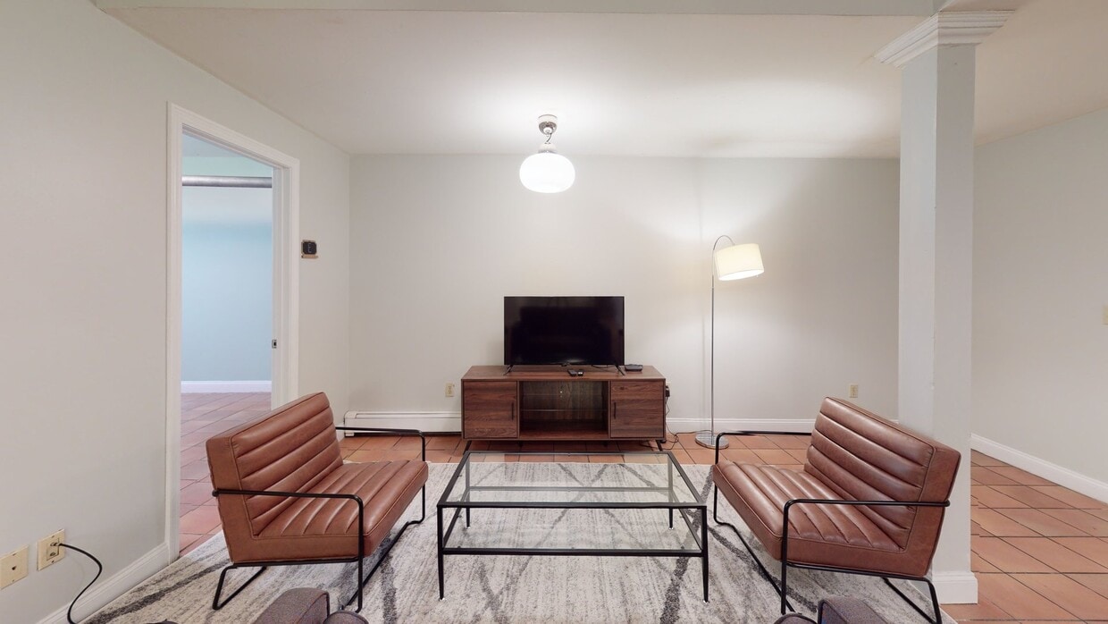 Photo - Private bedroom in 5 bed/3 bath Home