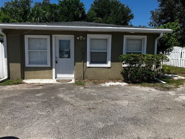 Building Photo - Cottage in Ormond Beach Rental