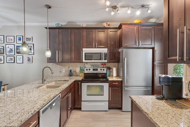 Photo - 2711 Bay Club Dr