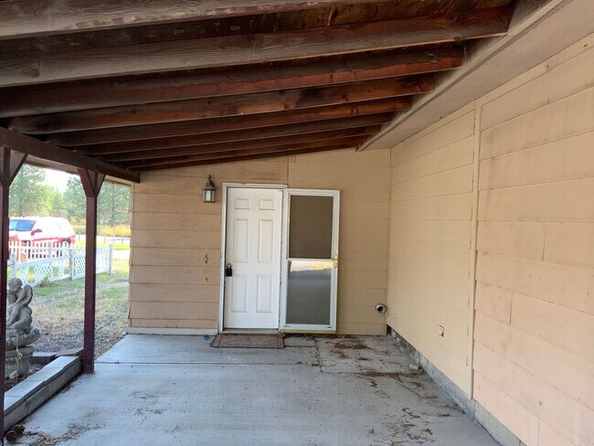 Photo - 5725 ID-53 Unidad House