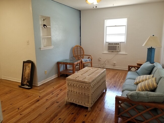 Photo - 110 S K St Unit 1