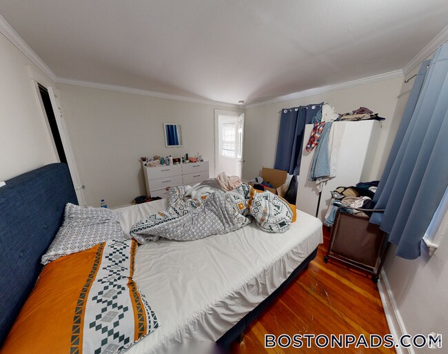 Building Photo - 38 Gibson St Rental