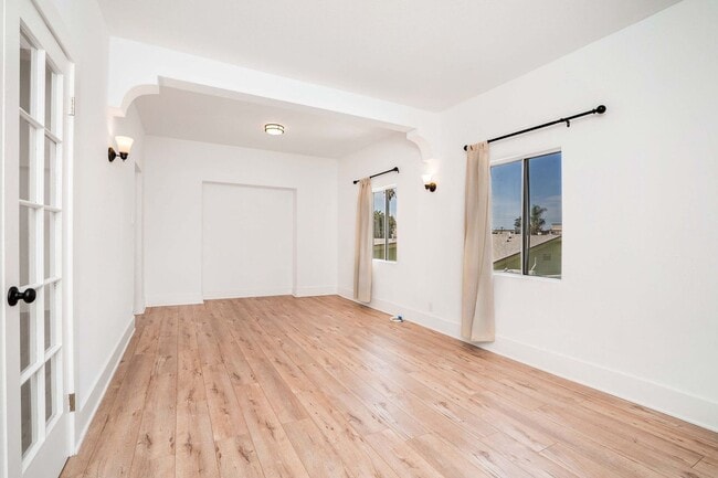 Building Photo - Cozy 1 Bed / 1 Bath with Stainless Steel K... Unit 3960 1/2 Rental
