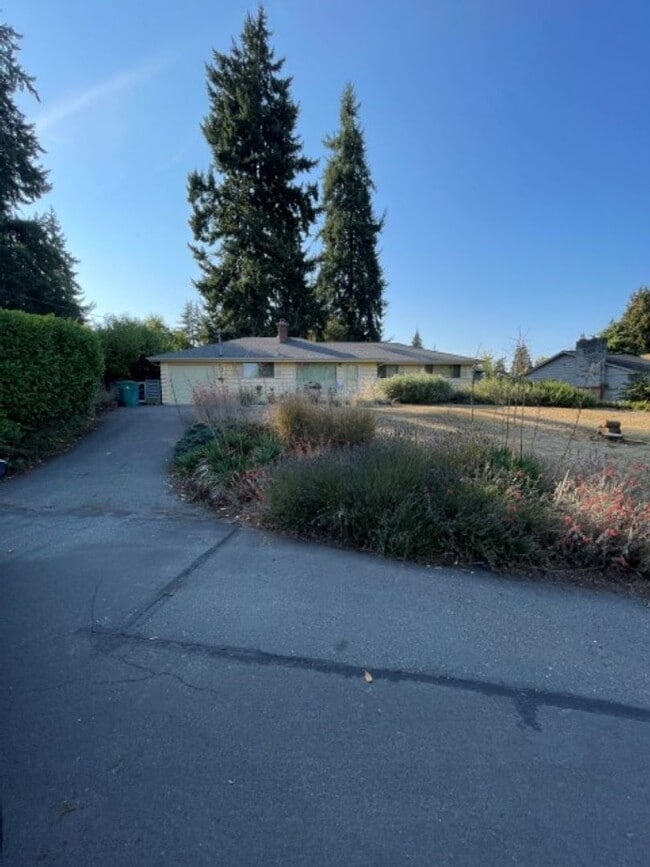 Photo - 3Bd/1.75Ba Shoreline House