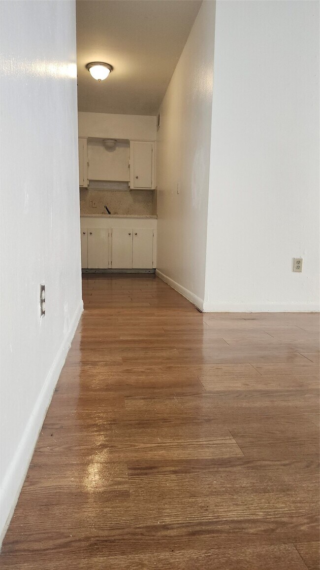 Photo - 105 Avondale St Unit 16