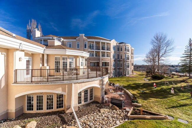 Photo - 5201-5201 Dalhousie Dr NW