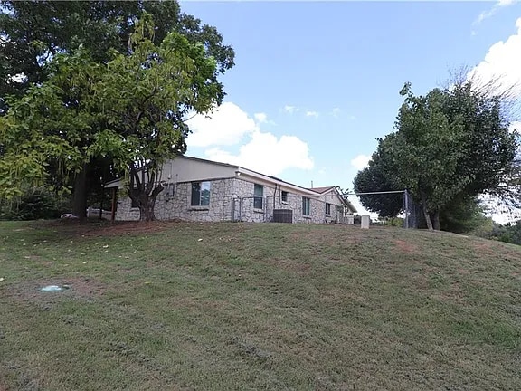 Photo - 1800 N Council Rd