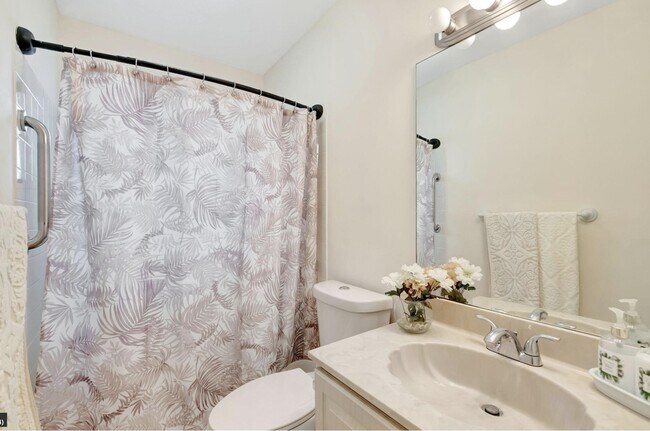 Photo - 4660 Greentree Pl Unidad 105b