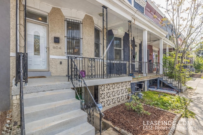 Photo - 604 Harvard St NW Unit #A