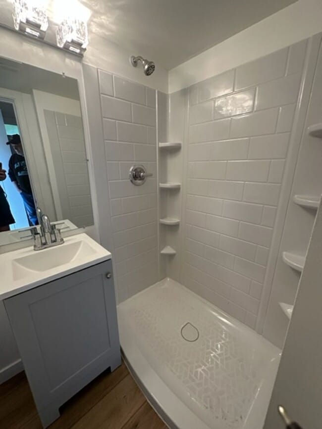Photo - 15801 Larch Way Unit B
