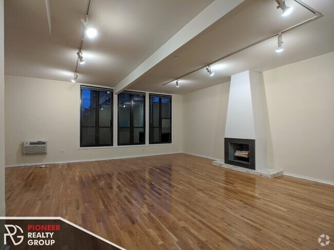 Building Photo - 1427 N Dearborn St Rental