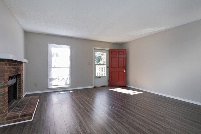 Photo - 1501 Mary Frances Pl Unit B