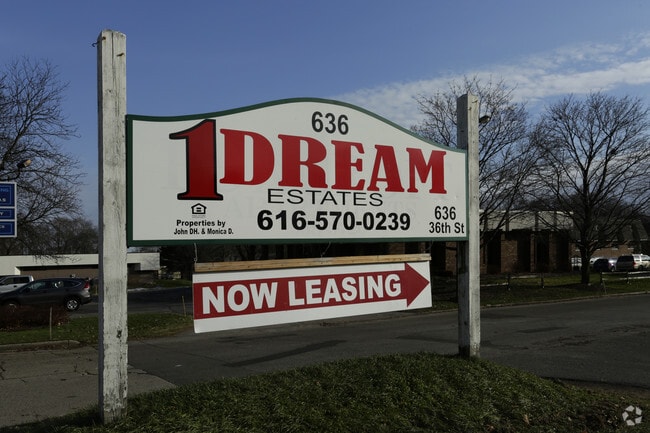 Signage - Sandstone Estates