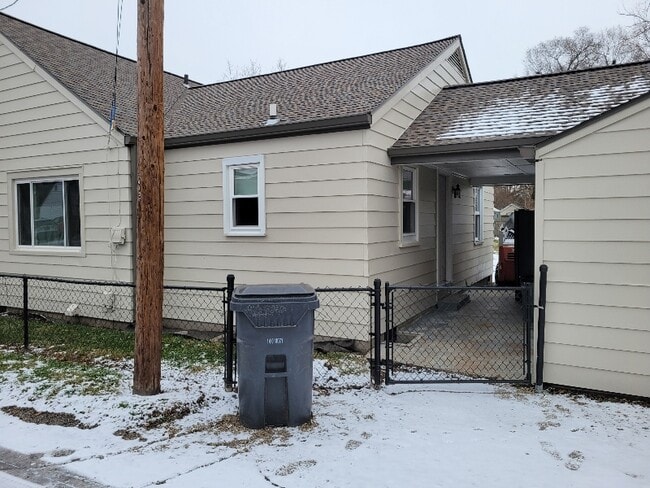 Photo - 2413 W 27th St