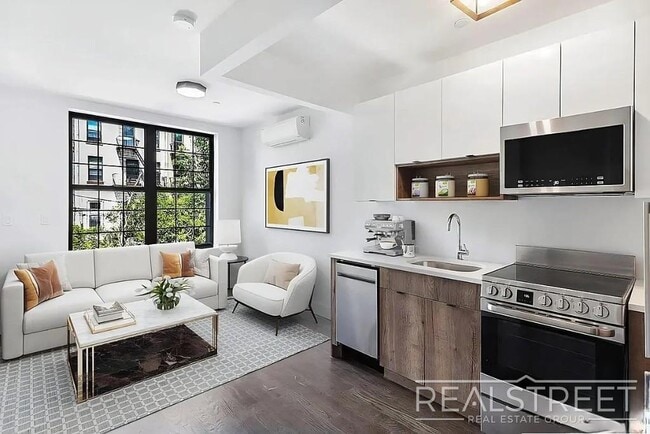 Building Photo - Lexington Avenue