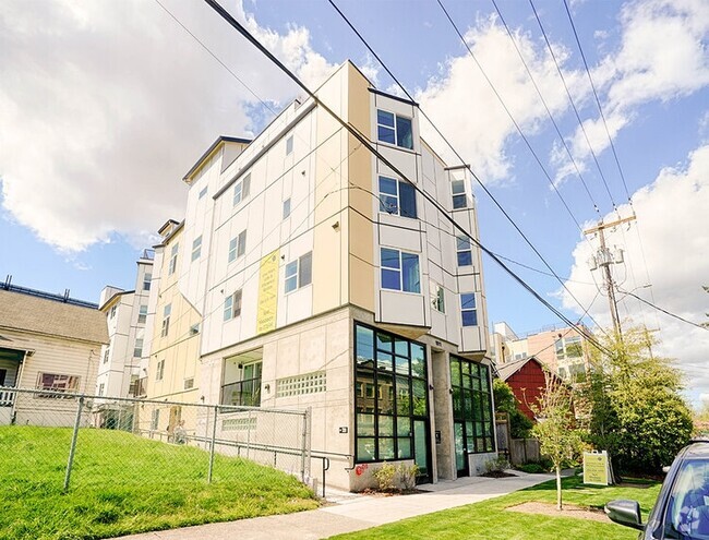 Building Photo - Madison 2.0 Studios in Capitol Hill! Rental