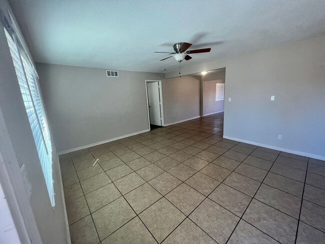 6565 Mojave Ave
