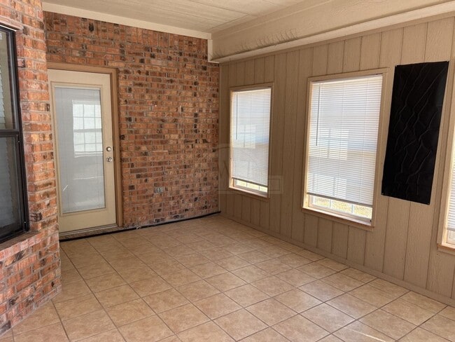 Photo - 203 Weeping Willow Ct