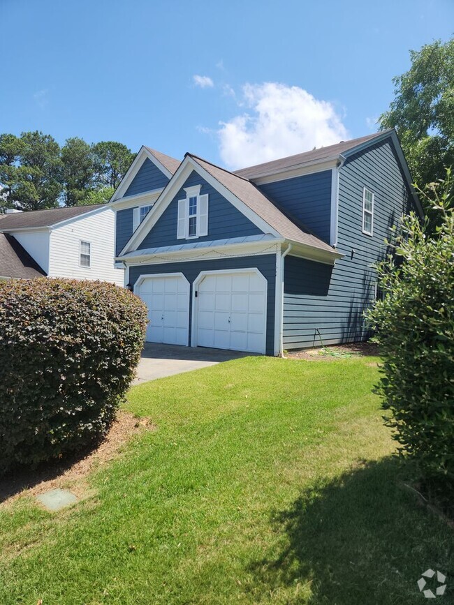 Building Photo - Beautiful Home---Off Powers Ferry, Marietta