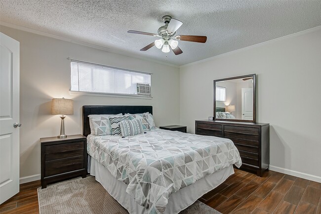 Building Photo - 4727 W Alabama St Unit 1101