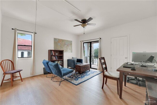 Photo - 24 Sunflower Ave