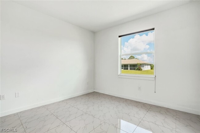 Photo - 2725 SW Embers Terrace