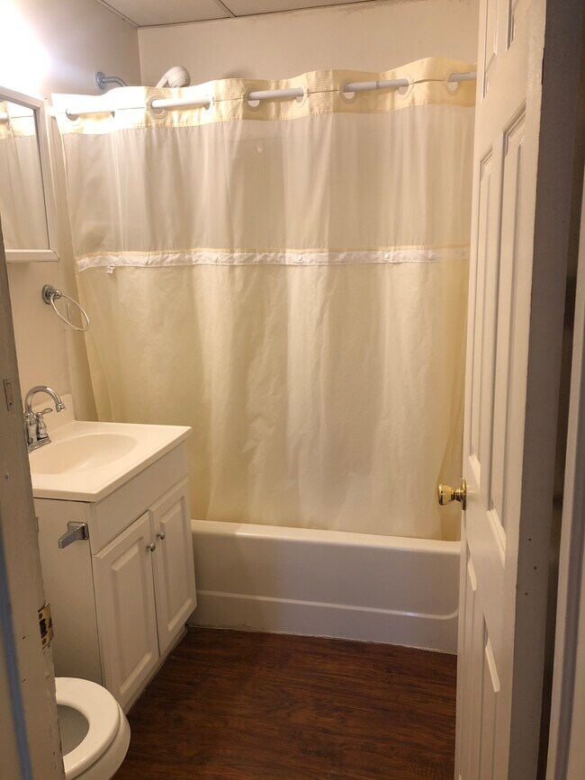 Bathroom - 174 Grand St Unit Apt A