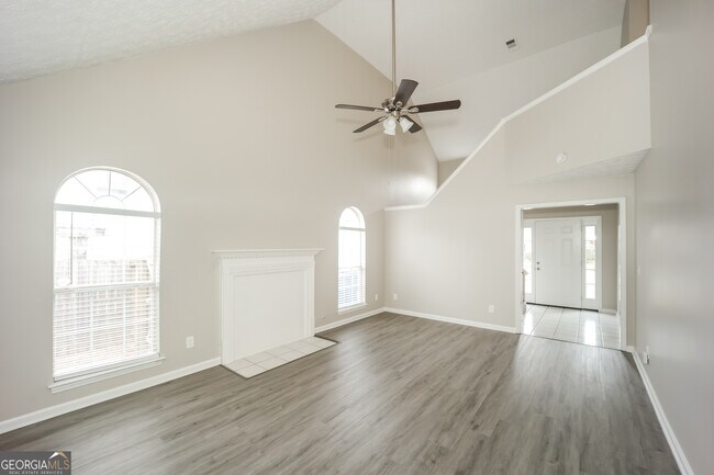 Photo - 8195 Mountain Pass