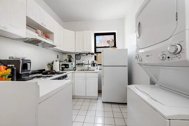 Photo - 2 Bank St Unit 12A