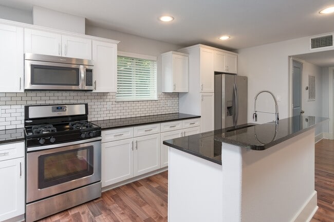 Photo - 2019 Huldy St Unit 2