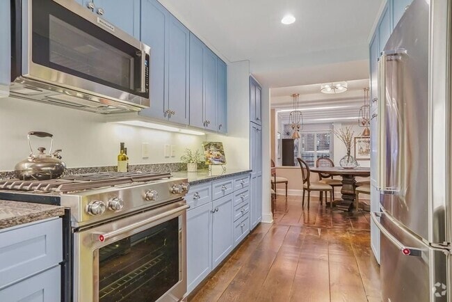 Building Photo - 48 Beacon St Unit 1R Rental